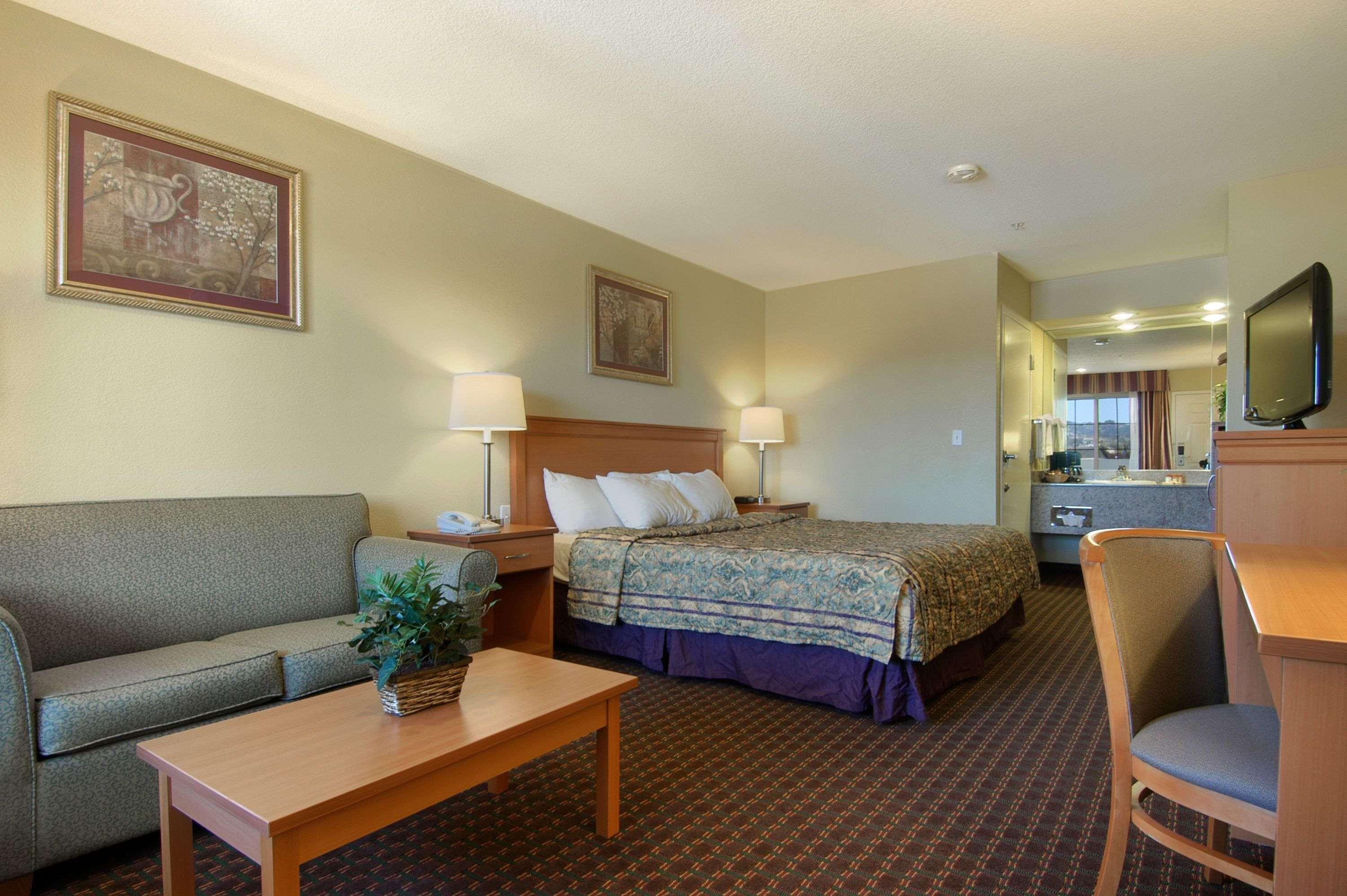 Days Inn By Wyndham Hayward Airport Værelse billede